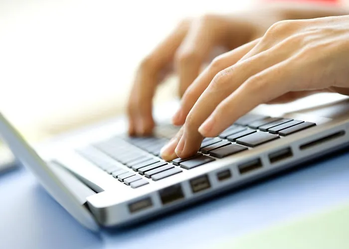 Amaris Teuku Umar 2*